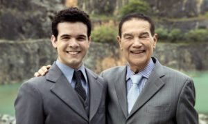 Divaldo traz à luz a perspectiva de que a timidez não é um passo evolutivo, mas sim o reflexo de um complexo de culpa oculto no inconsciente.