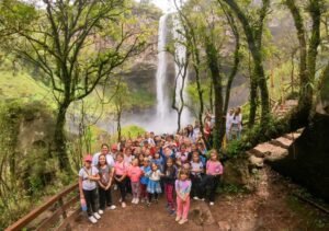 Gramado e Canela: Grupo Brocker recebe crianças de Muçum para um dia de diversão na Serra Gaúcha