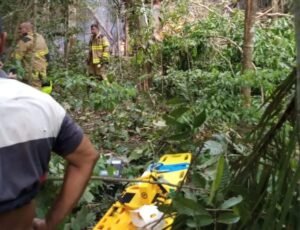 aviao-1-e1698597894361-300x230 Queda de avião mata 12 pessoas em Rio Branco, no Acre
