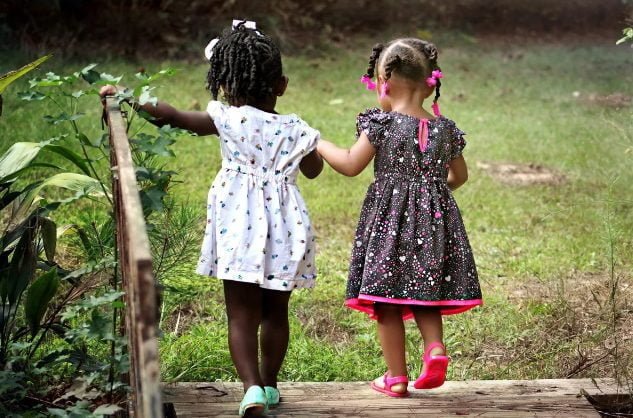 criancas-brincando Saiba quais são as 20 Cidades Brasileiras com Mais Crianças e as 20 com Menor Número