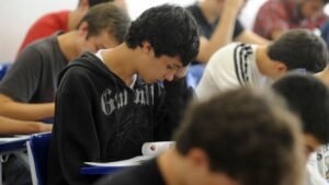 Enem 2023: Alunos da Rede Estadual do Rio Grande do Sul terão transporte e kit alimentação disponibilizados pelo governo gaúcho