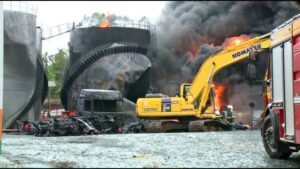 Veja os destroços em Distribuidora de Combustível após mais de 50 horas de incêndio  em Chapecó, Oeste de Santa Catarina