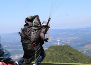 Igrejinha recebe mais de 120 atletas em Competição Nacional de Parapente