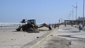 A Prefeitura de Capão da Canoa realizou o Levantamento Topográfico e acompanhou a situação atual do Calçadão à beira-mar