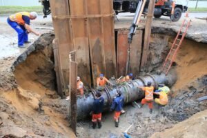 Obras em adutora atrasam e 35 bairros de Porto Alegre seguem sem água