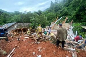 Duas mulheres morrem após casa ser soterrada em Gramado; chuva também provocou deslizamentos de terra