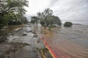 Após chegar a 3m46cm na terça, Nível do Guaíba baixa para 3m31cm nesta quarta-feira no Cais Mauá