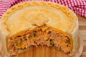 Empadão de frango cremoso