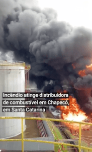 Incêndio em Distribuidora de Combustível já dura mais de 24 horas em SC