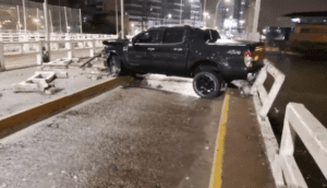 ACIDENTE DE TRÂNSITO NA PONTE GIUSEPPE GARIBALDI SENTIDO IMBÉ PARA TRAMANDAÍ