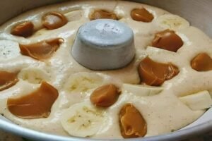 Bolo Fofinho de Banana com Doce de Leite