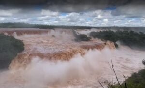 Vazão de água das Cataratas do Iguaçu volta a subir e chega a 17,1 milhões de litros por segundo