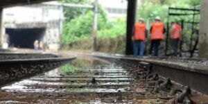 Trensurb termina drenagem de trilhos alagados