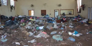 Toneladas de roupas doadas na enchente de setembro foram perdidas em nova cheia no Vale do Taquari