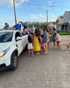 TORCIDA ORGANIZADA BORRACHOS E CONSULADO FEMININO DO GRÊMIO EM OSÓRIO REALIZAM AÇÃO DE NATAL NO MUNICÍPIO
