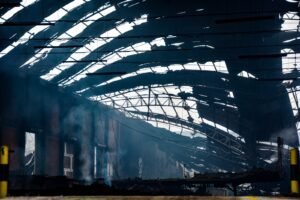 Bombeiros afirmam que incêndio está “praticamente extinto” em empresa de Canoas