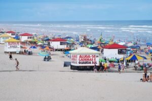 Quiosques começaram a funcionar na beira-mar a partir desta Sexta-feira em Torres