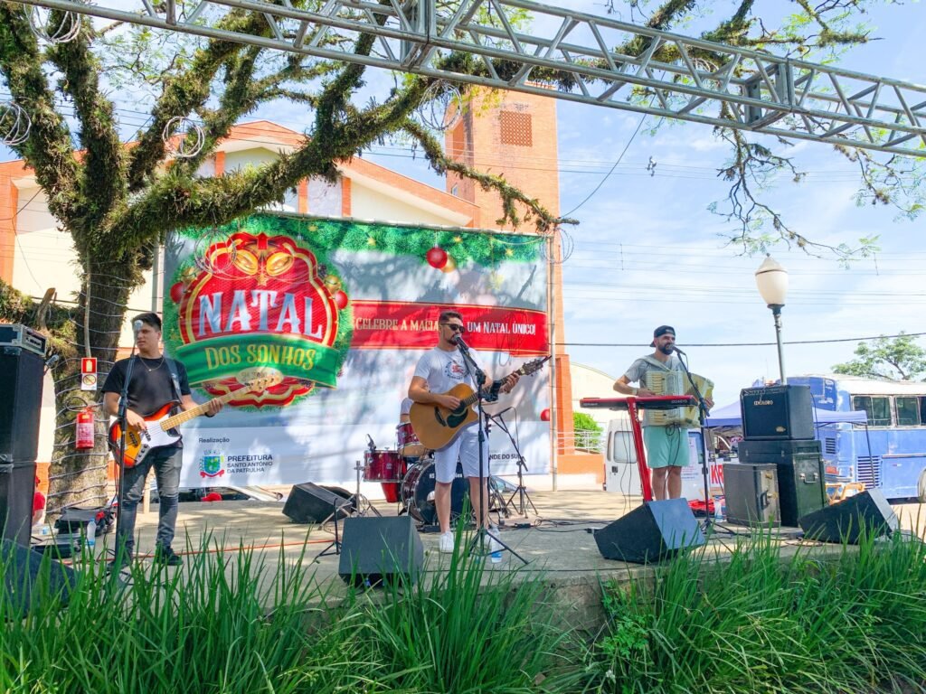 O Domingo Cultural Especial de Natal em SAP, na Praça da Boa Viagem, foi um sucesso, apesar do calor intenso. 1 412329897 751739240320909 2834363974249534648 n