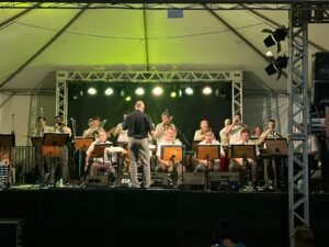 Acontece nesta noite de sábado (23/12), o último espetáculo do Natal, Ondas de Luz em Tramandaí