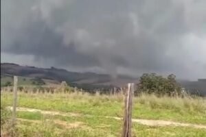 Santa Catarina confirma mais um tornado, e El Niño pode trazer fenômeno para o RS em dezembro