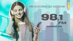 Rádio 98 fm, faz entrega de cestas básicas a famílias carentes.