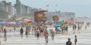 No último dia do ano, praias do Litoral Norte amanhecem lotadas de banhistas