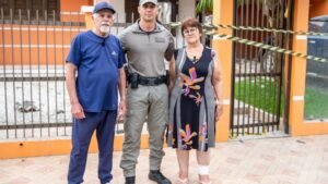 Policial militar de folga resgata casal após desabamento de prédio