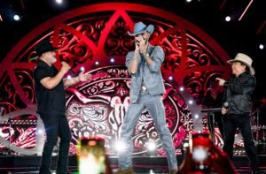 Rionegro e Solimões lançam música inédita “Cowboy Chora” com participação de Luan Pereira