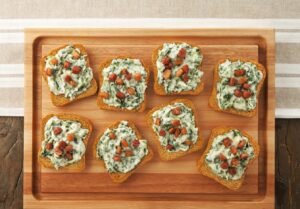 Torradas com Creme de Espinafre e Bacon