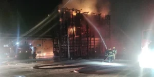 Incêndio atinge depósito de serragem em Cidreira