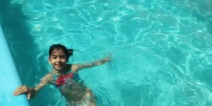 Ventiladores, umidificadores, piscina e banho de mangueira são alternativas para espantar o calor