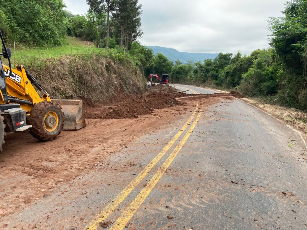 Com a força da comunidade, ponte em Nova Roma do Sul deve ficar pronta até o início de fevereiro 2 e760248c 3e2b 4733 9dc1 859e4f0ea3d1