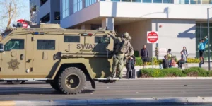 Atirador mata 3 e é morto em Universidade dos Estados Unidos