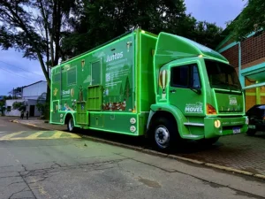 Agência Móvel da Sicredi Caminho das Águas leva magia de Natal a mais de 30 municípios