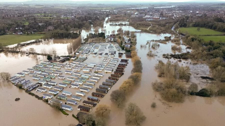 000_349F34J Tempestade Henk provoca morte e alertas de inundações no Reino Unido; veja vídeo