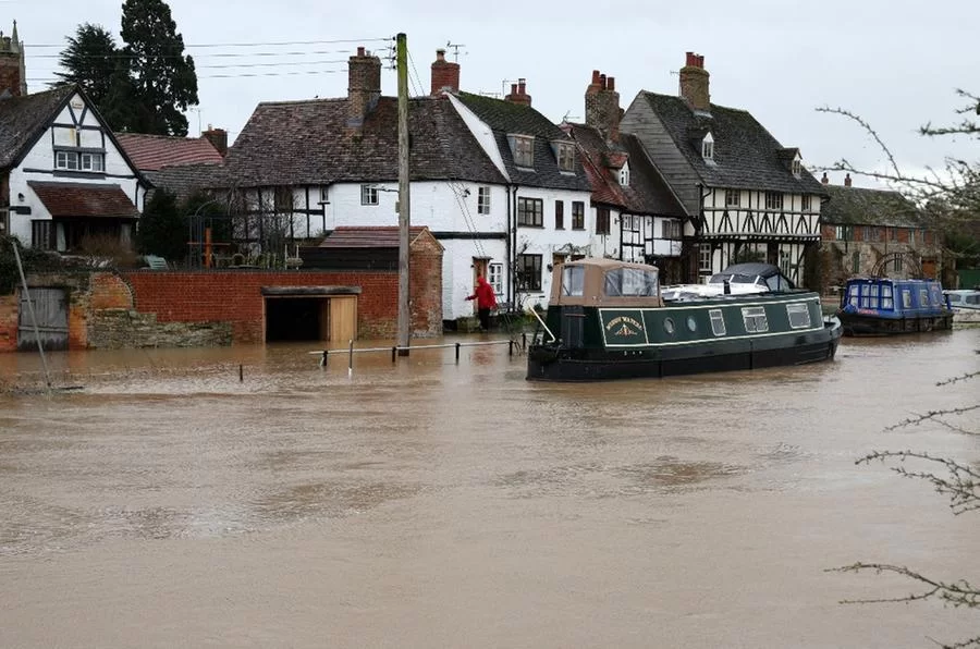 000_349F83E Tempestade Henk provoca morte e alertas de inundações no Reino Unido; veja vídeo