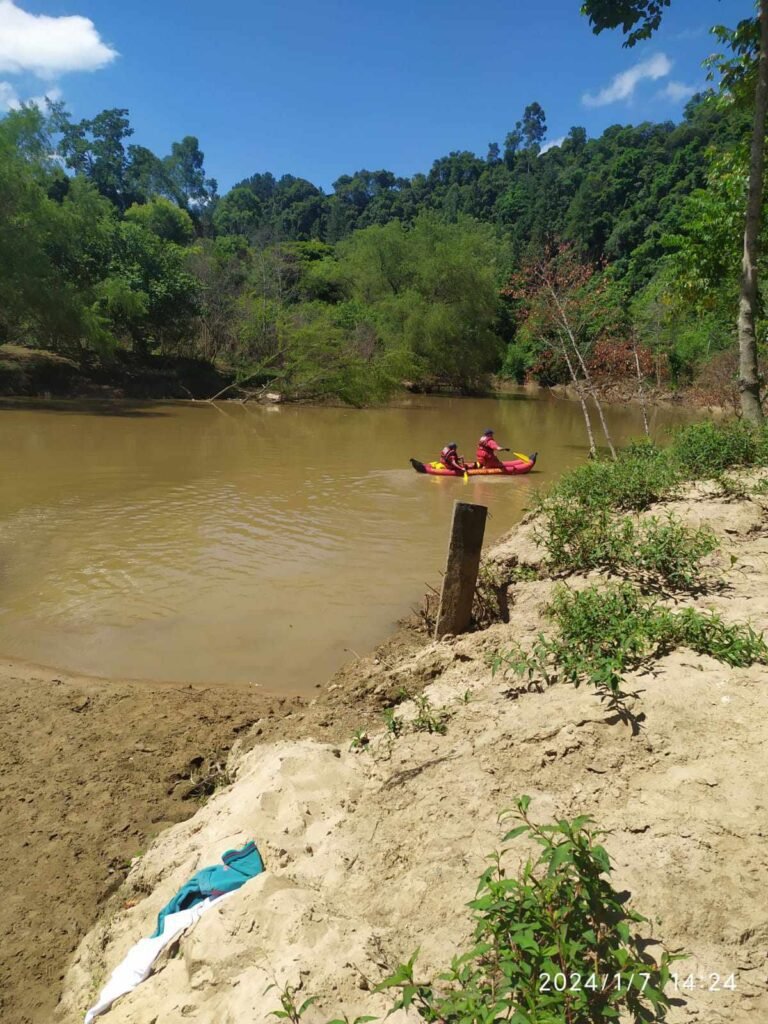 411129262_1149358919806590_8569424392509390527_n-768x1024 Criança de 11 anos desaparece no rio em Santa Catarina; bombeiros fazem buscas