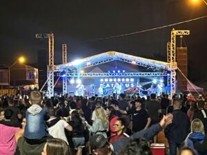 Réveillon reúne milhares de pessoas em Atlântida Sul