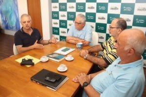 Prefeito em exercício se reúne com a direção do hospital São Vicente de Paulo