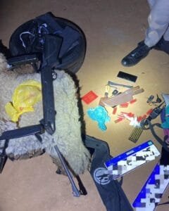 Após confronto, BM prende indivíduos com arma e carro roubado em Caraá