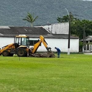 APÓS ACIDENTE COM CRIANÇA, ADMINISTRAÇÃO MUNICIPAL DE OSÓRIO RETIRA ESTRUTURAS DE PRAÇAS EM MÁ CONSERVAÇÃO