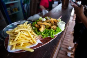 Picolé a R$ 25? Preços altos na beira da praia dividem opiniões de veranistas