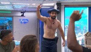 Matteus canta o “Canto Alegretense” para os brothers no “BBB 24”
