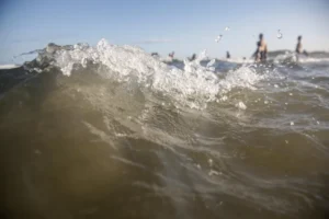 Entenda por que o mar de Torres não é chocolatão como as outras Praias Gaúchas