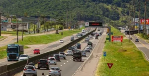 Recorde: mais de 2,1 milhões de veículos passaram pela BR-101 durante final de ano
