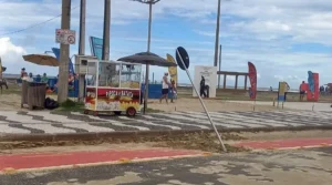 Brigada Militar prende homem danificando as placas de regulamentação instaladas na Beira-Mar de Tramandaí