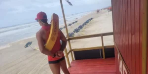 Quarta-feira de mar agitado e chuva leve no Litoral Norte