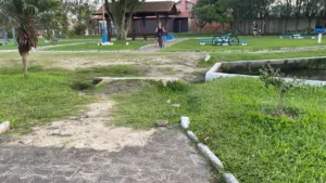 Descaso público no Lago do Braço Morto, em Imbé