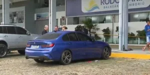 Vazamento de gás em ar-condicionado pode ser causa da morte de jovens dentro de BMW em Balneário Camboriú