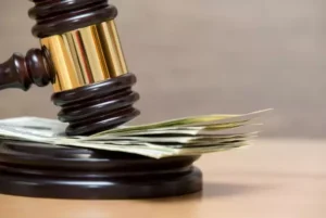 Ex-secretária municipal de Porto Alegre e ex-servidor são condenados por “rachadinha”